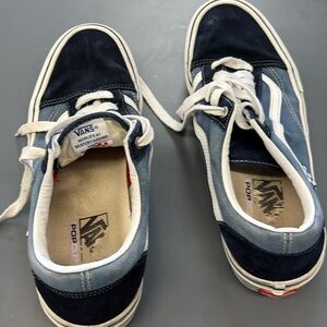 Men’s size 10 Vans